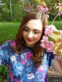 Violett/hellblau/blaues T-Shirt kombinieren: 'Blumenshirt von Primark' (Damen, Shirt, violett, blau, Bilder) | Style my Fashion