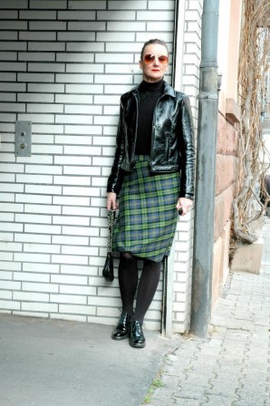 Citystyle: Tartan Pencil Skirt & Patent Leather Jacket | Style my Fashion