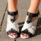 dezent verspielte Sandaletten im schwarz-weiß Look | Edler Look in s... | Style my Fashion